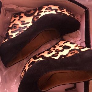 Velvet and cheetah print wedged heels
